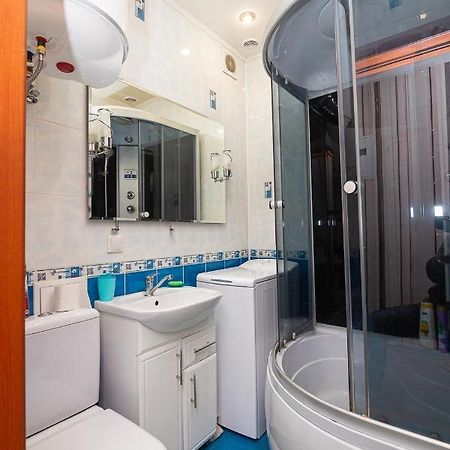Comfortable Apartments On Hrushevskogo Street Near 16 City Hospital دنيبروبيتروفسك المظهر الخارجي الصورة